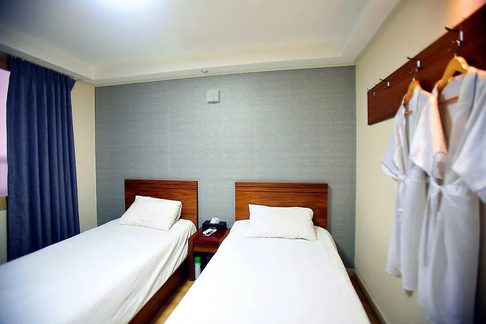 Jeju Jamjari Hotel 2*,